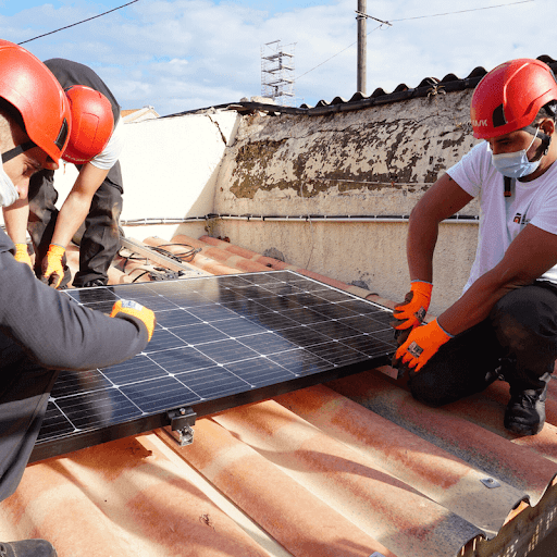 découvrez notre société photovoltaïque à lyon, spécialisée dans l'installation de panneaux solaires pour particuliers et entreprises. bénéficiez d'énergies renouvelables et réduisez votre facture d'électricité tout en contribuant à la protection de l'environnement.