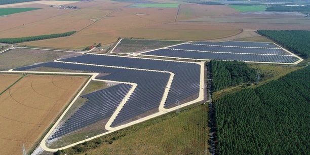 découvrez les solutions énergétiques durables en gironde avec notre expertise en panneaux solaires. profitez d'une énergie propre et réduisez votre empreinte carbone grâce à nos installations photovoltaïques adaptées à vos besoins.