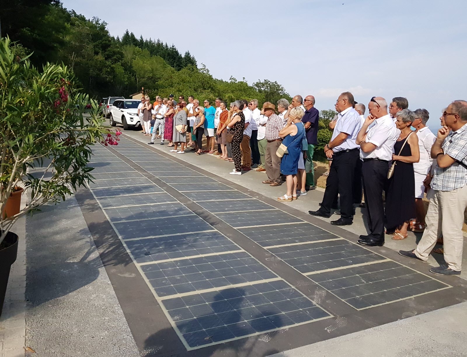 découvrez les solutions solaires innovantes dans le rhône ! profitez des avantages de l'énergie solaire pour réduire vos factures et contribuer à un avenir durable. informez-vous sur nos services d'installation et de conseil en panneaux photovoltaïques.
