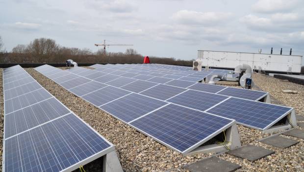 découvrez les solutions d'énergie solaire dans le rhône. profitez des avantages d'une énergie propre et renouvelable, réduisez vos factures d'électricité et contribuez à la protection de l'environnement grâce à nos services d'installation de panneaux solaires.