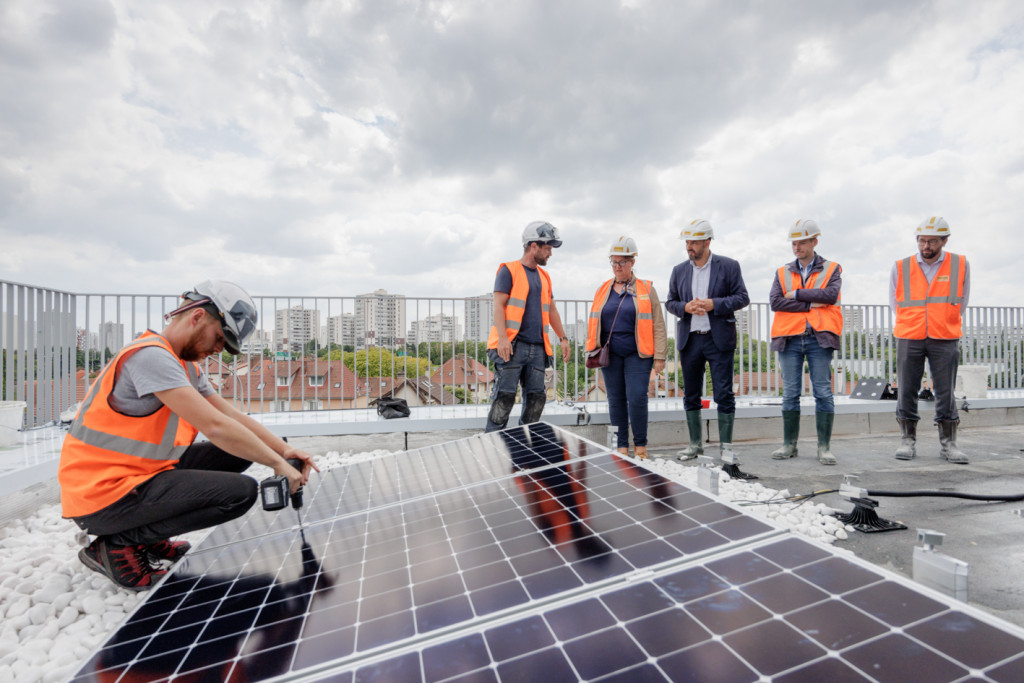 découvrez comment les systèmes solaires peuvent transformer votre immeuble en un espace écoénergétique, réduire vos coûts d'énergie et contribuer à un avenir durable. informez-vous sur les solutions photovoltaïques adaptées à la taille et aux besoins de votre bâtiment.