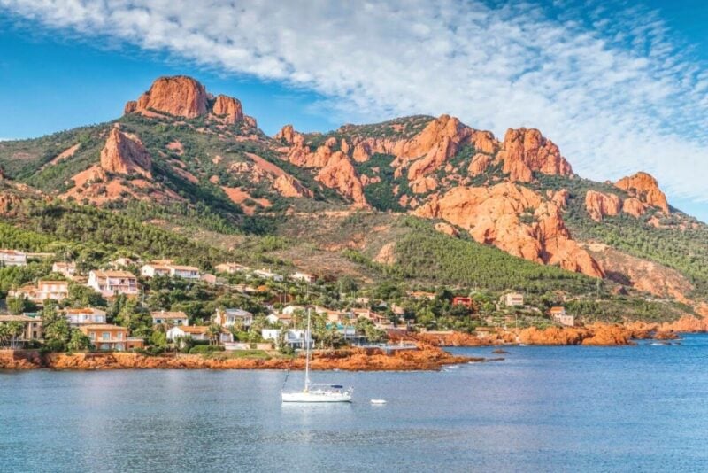découvrez l'esterel solaire, un lieu d'exception où la beauté naturelle rencontre les énergies renouvelables. profitez d'activités en plein air tout en découvrant des solutions durables pour un avenir écoresponsable.