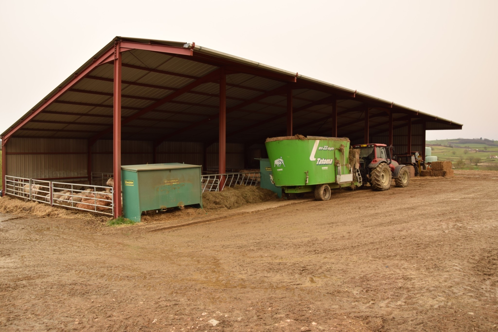 découvrez la stabulation photovoltaïque, une solution innovante alliant agriculture et énergie renouvelable. optimisez vos espaces agricoles tout en produisant de l'électricité verte grâce à des installations solaires adaptées. informez-vous sur les avantages économiques et environnementaux de cette technologie durable.