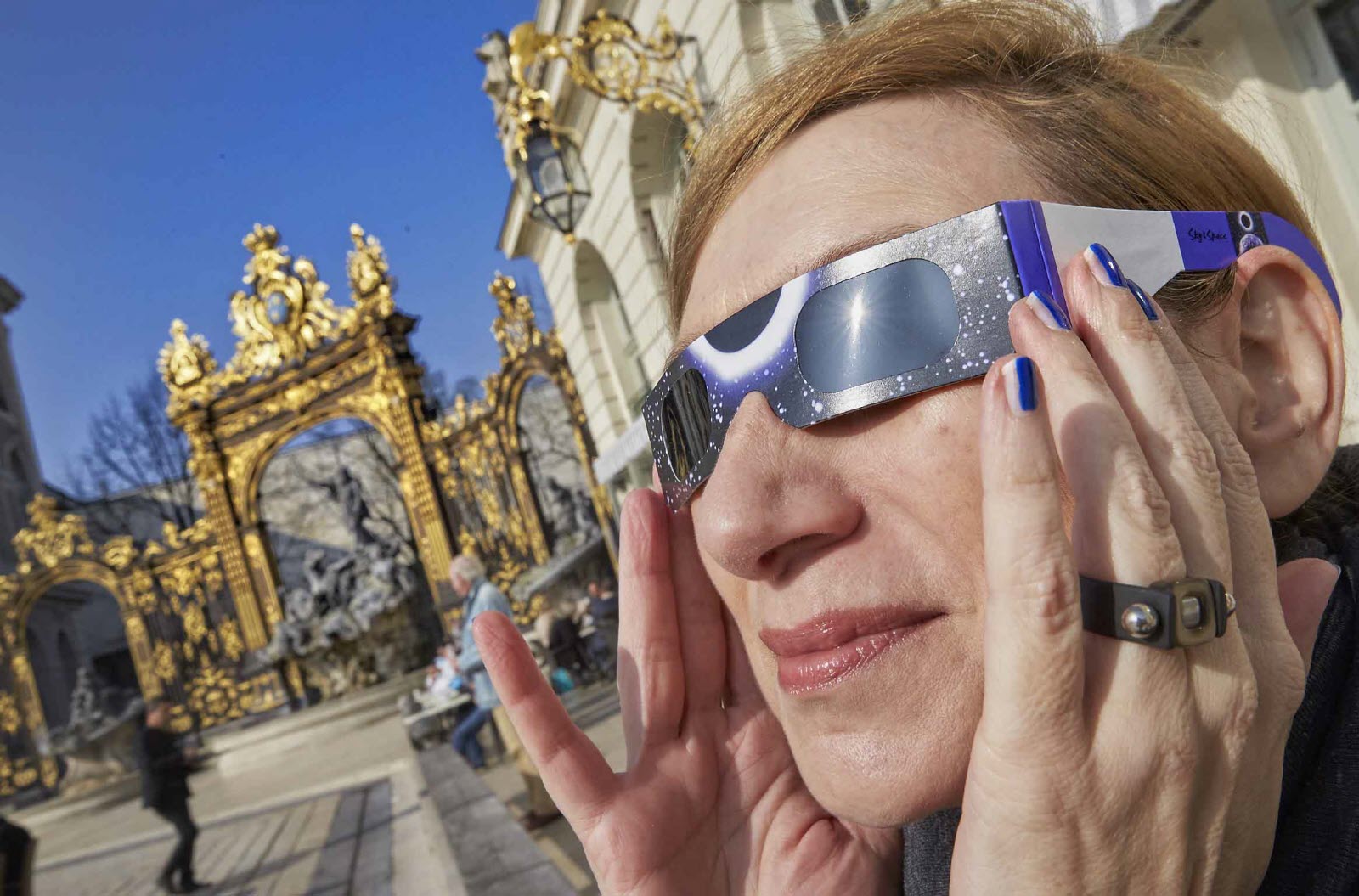 découvrez l'univers fascinant des observateurs solaires, experts en l'étude du soleil. apprenez comment ils analysent les activités solaires pour mieux comprendre notre étoile et ses impacts sur la terre.