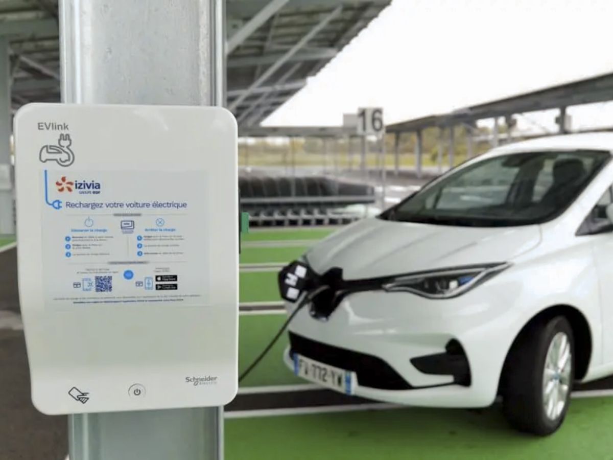 découvrez tout ce qu'il faut savoir sur la taxe liée à la recharge des voitures électriques avec linky. informez-vous sur les implications fiscales, les aides disponibles et comment optimiser la recharge de votre véhicule électrique tout en respectant la réglementation en vigueur.