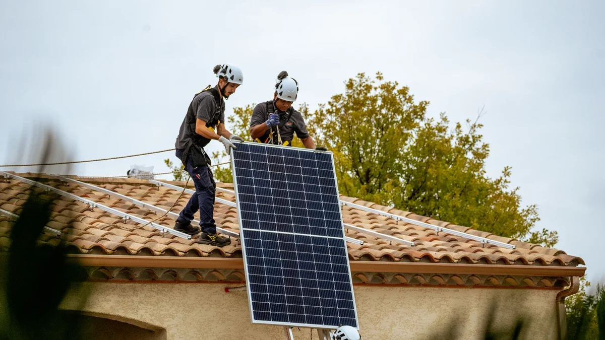 découvrez les services d'un technicien photovoltaïque expert pour l'installation, la maintenance et l'optimisation de vos systèmes solaires. profitez d'une énergie renouvelable durable et économique grâce à des solutions sur mesure adaptées à vos besoins.
