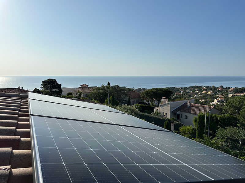 découvrez des témoignages inspirants de clients satisfaits ayant opté pour l'énergie photovoltaïque. apprenez comment ces installations solaires ont transformé leur consommation d'énergie, réduit leurs factures et contribué à un avenir plus durable.