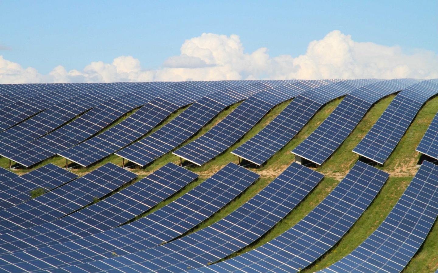 découvrez les dernières tendances en matière de panneaux solaires, des innovations technologiques aux designs modernes. apprenez comment ces solutions énergétiques durables transforment le paysage de l'énergie renouvelable et contribuent à un avenir plus vert.