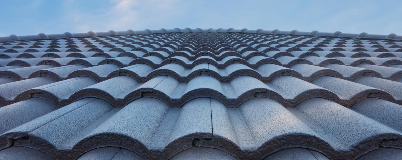 découvrez tout sur la toiture : types, matériaux, entretien et rénovation. obtenez des conseils d'experts pour protéger votre maison et améliorer son isolation.