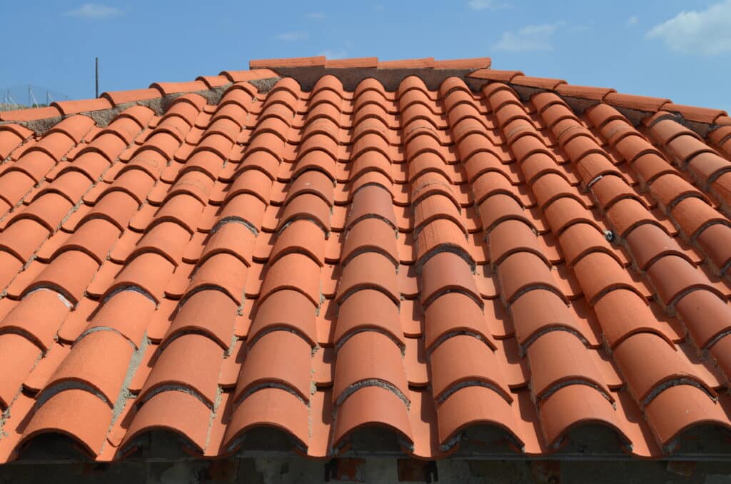 découvrez tout ce qu'il faut savoir sur la toiture canal : avantages, matériaux, méthodes d'installation et d'entretien. assurez l'étanchéité et la durabilité de votre toiture avec nos conseils d'experts.