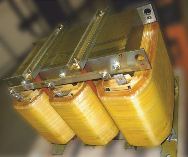 découvrez notre sélection de transformateurs photovoltaïques (pv) efficaces et fiables, spécialement conçus pour optimiser la conversion de l'énergie solaire. idéaux pour les installations résidentielles et commerciales, nos transformateurs garantissent performance et durabilité, tout en facilitant l'intégration de vos systèmes énergétiques.
