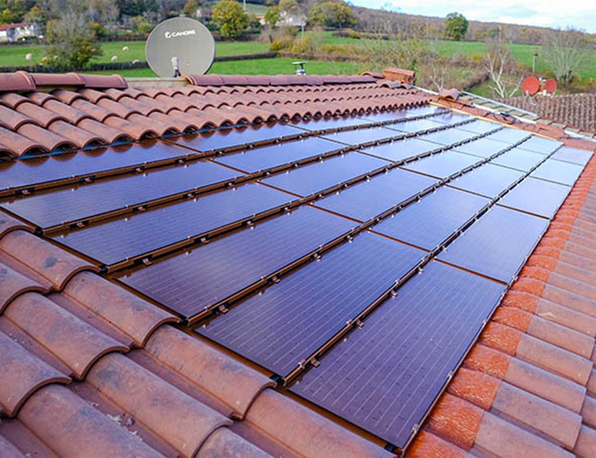 découvrez les tuiles photovoltaïques, une solution innovante et esthétique pour produire de l'énergie solaire tout en intégrant harmonieusement votre toiture. augmentez l'efficacité énergétique de votre maison et réduisez votre empreinte carbonée avec cette technologie durable.