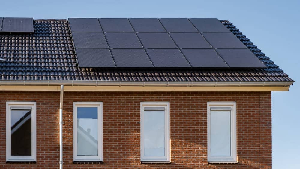 découvrez tout ce qu'il faut savoir sur la tva des panneaux solaires en france. informez-vous sur les taux appliqués, les exonérations possibles et les démarches à suivre pour bénéficier d'avantages fiscaux tout en investissant dans l'énergie solaire.