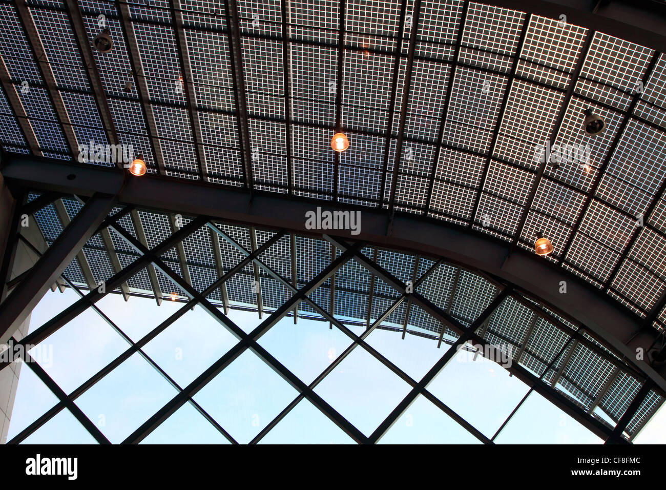 découvrez les vérrières solaires, une solution innovante alliant esthétique et performance énergétique. maximisez l'entrée de lumière naturelle tout en réduisant vos coûts énergétiques grâce à une conception écologique et durable. idéales pour embellir vos espaces tout en préservant l'environnement.