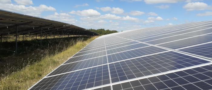 découvrez comment investir dans des panneaux photovoltaïques pour réduire vos factures d'énergie et contribuer à un avenir durable. maximisez votre retour sur investissement tout en participant à la transition énergétique.