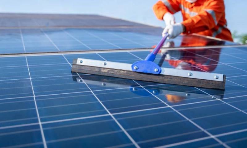 optimisez la performance de vos panneaux solaires grâce à un entretien régulier. découvrez nos conseils pratiques pour nettoyer, inspecter et prolonger la durée de vie de vos installations solaires, tout en maximisant votre production d'énergie.
