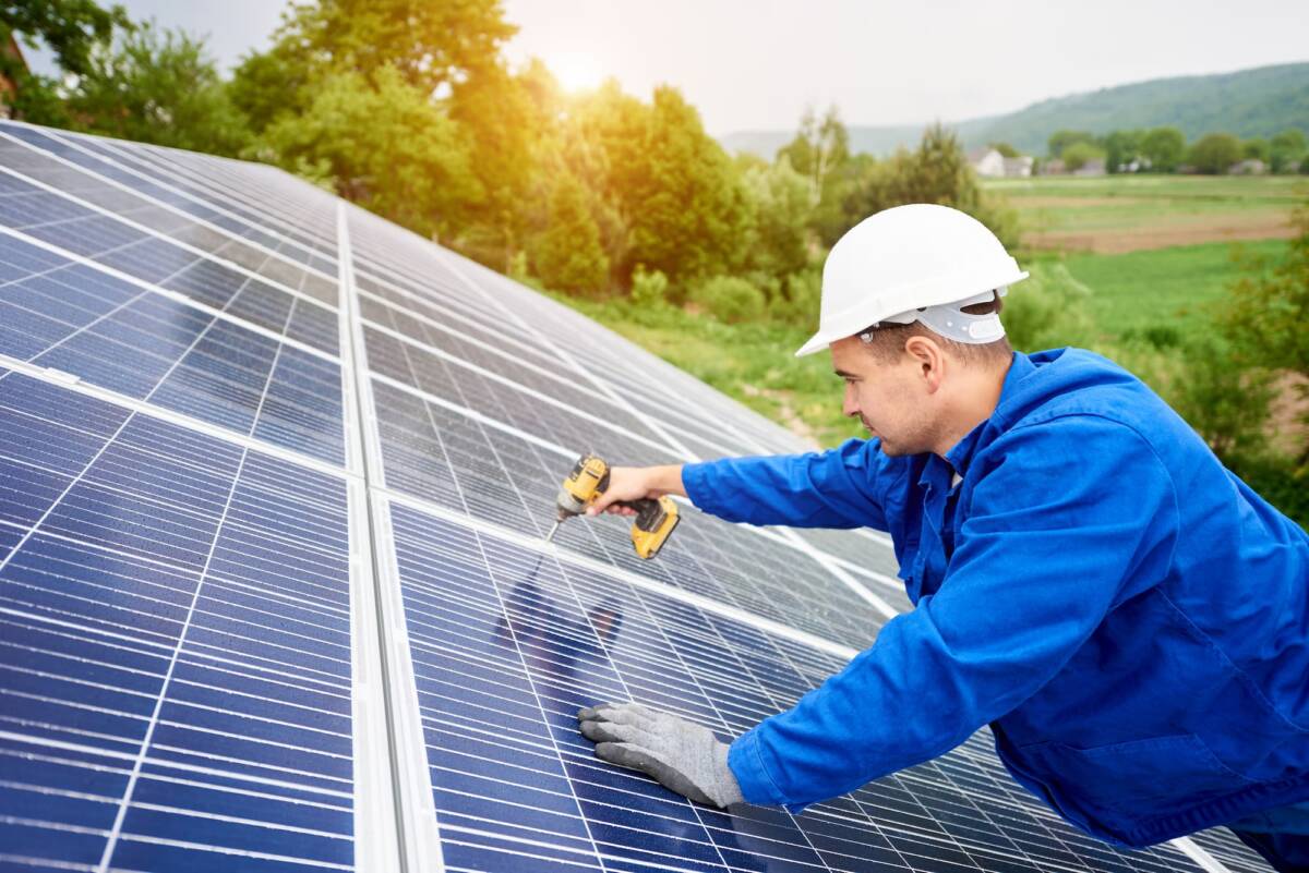 découvrez le fonctionnement des panneaux aérovoltaïques, une technologie innovante alliant production d'électricité et de chaleur. apprenez comment ces systèmes exploitent l'énergie solaire pour améliorer votre efficacité énergétique et réduire vos factures.