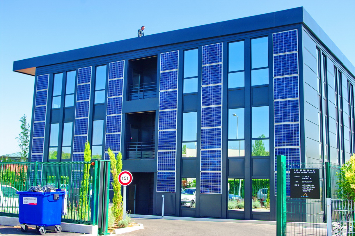 découvrez notre forum consacré aux hangars photovoltaïques, un espace d'échange et d'information pour partager des idées, des projets et des solutions sur l'installation de panneaux solaires sur structures agricoles et industrielles. rejoignez-nous pour discuter des avantages, des enjeux et des innovations dans le domaine de l'énergie renouvelable.