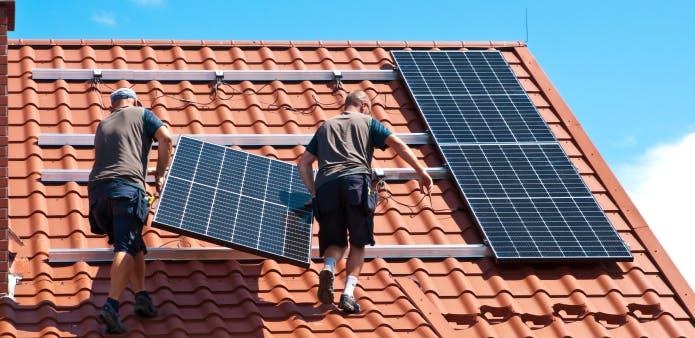 découvrez notre faq dédiée aux panneaux solaires : trouvez des réponses claires et précises sur l'installation, le fonctionnement, les avantages, et l'entretien des panneaux solaires pour optimiser votre énergie renouvelable.