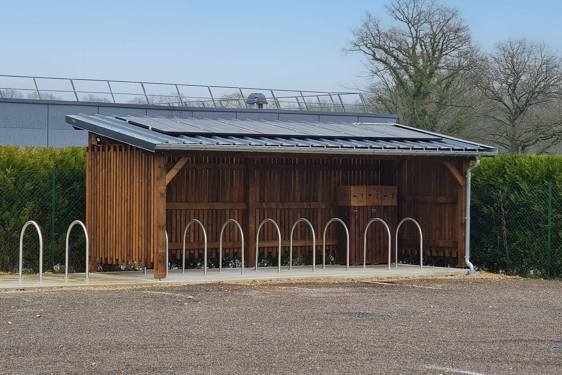 découvrez comment bénéficier d'un abri solaire gratuit pour profiter d'un espace extérieur agréable et protégé. informez-vous sur les avantages de cette solution innovante et durable qui valorise votre jardin tout en respectant l'environnement.