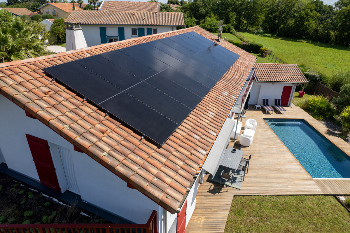 découvrez comment le photovoltaïque pour particuliers peut transformer votre maison en une source d'énergie durable et économique. profitez des avantages de l'énergie solaire, réduit vos factures d'électricité et participez à la transition énergétique tout en augmentant la valeur de votre propriété.