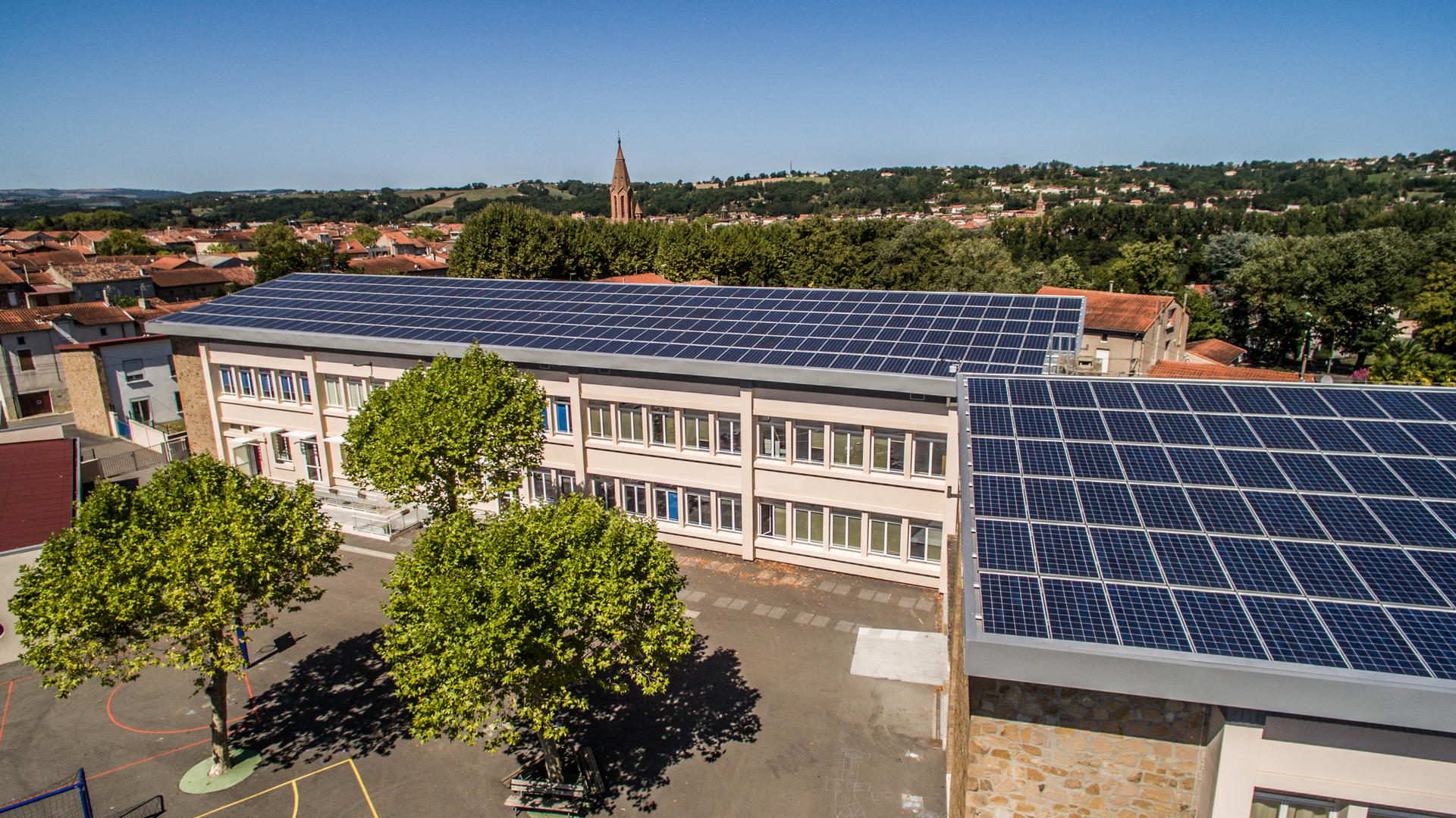 découvrez les enjeux de l'aérovoltaïque, une technologie innovante alliant énergie solaire et éolienne. explorez son potentiel pour la transition énergétique et ses impacts sur l'environnement.