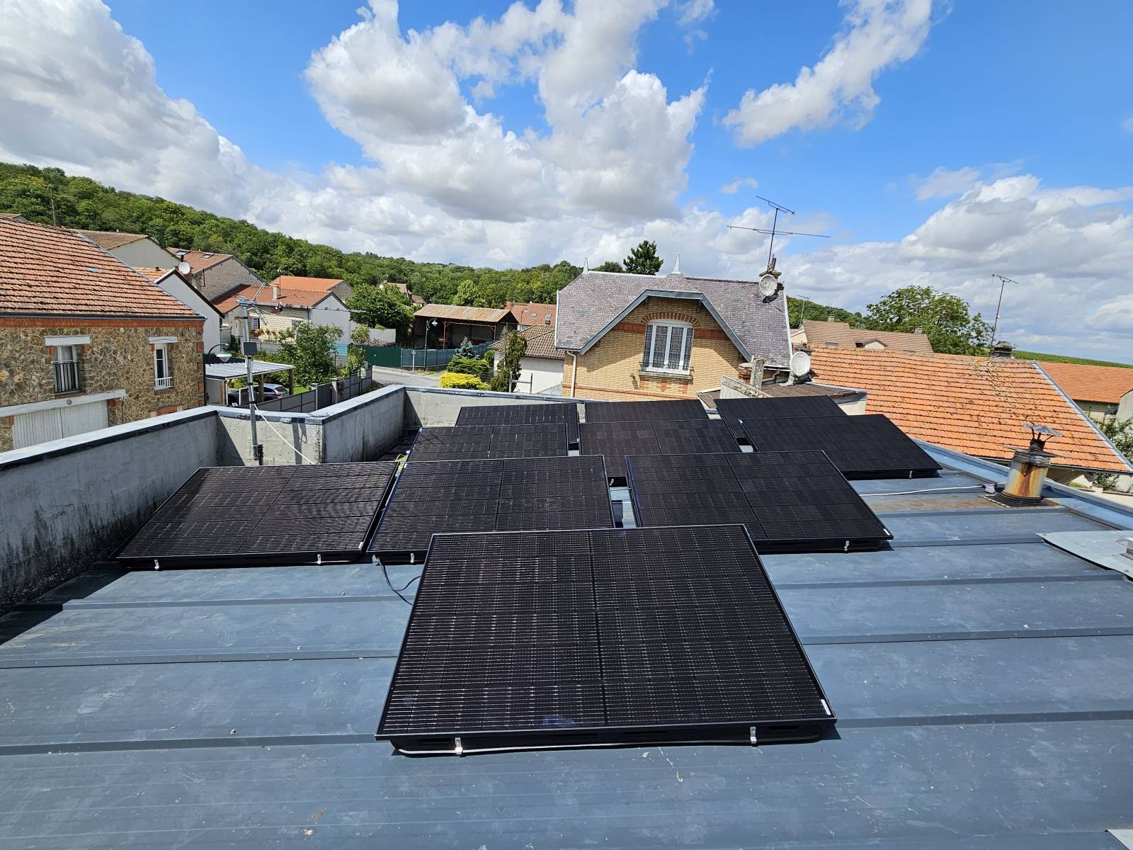 découvrez comment bénéficier d'une aide pour l'installation de panneaux solaires en 2025. profitez des subventions et des aides financières pour rendre votre projet d'énergie renouvelable accessible et écoresponsable.