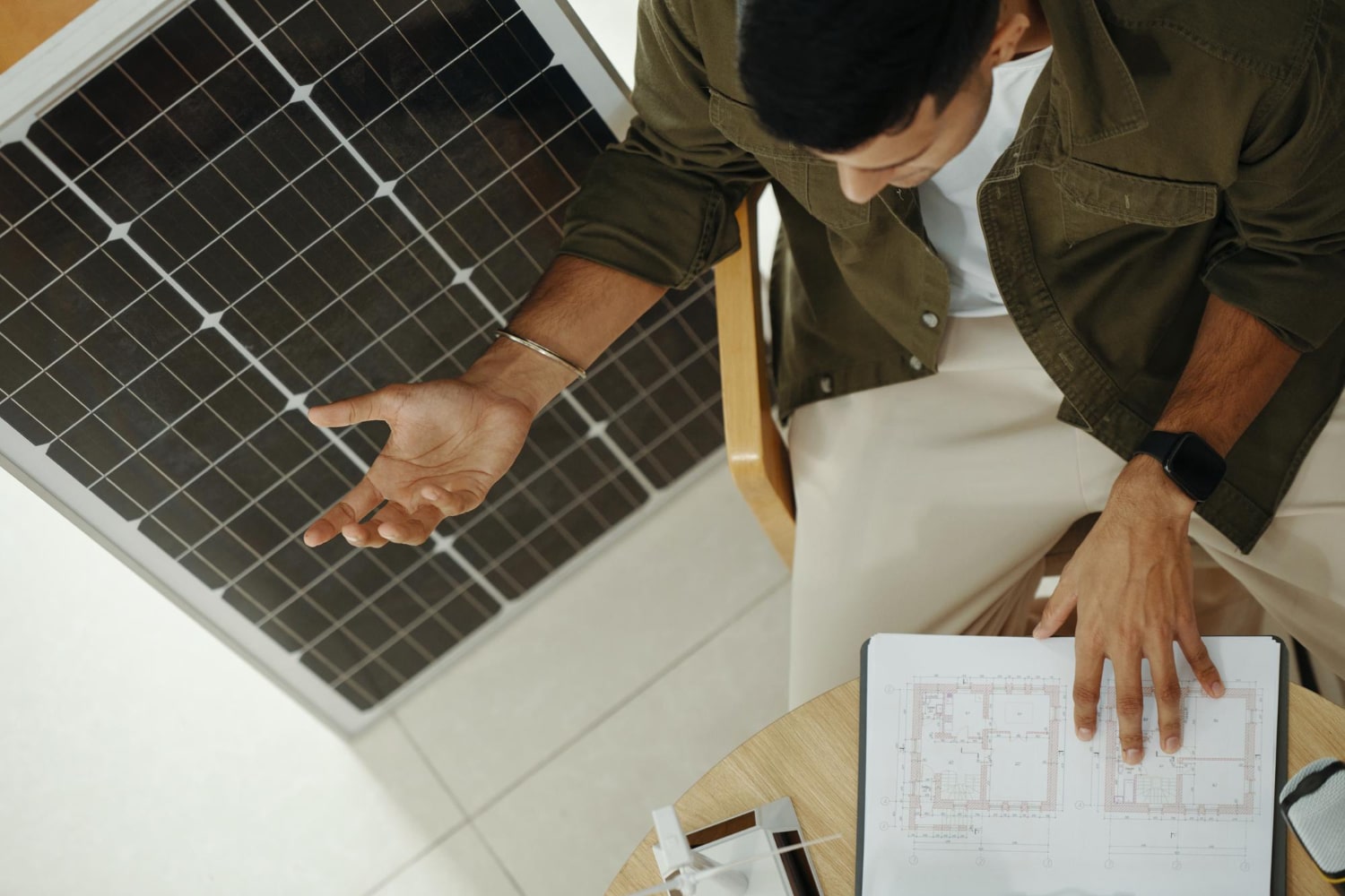 découvrez les différentes aides photovoltaïques disponibles en 2025 pour vous encourager à investir dans l'énergie solaire. profitez des subventions, crédits d'impôt et autres dispositifs d'aide financière pour rendre votre projet photovoltaïque plus accessible et durable.