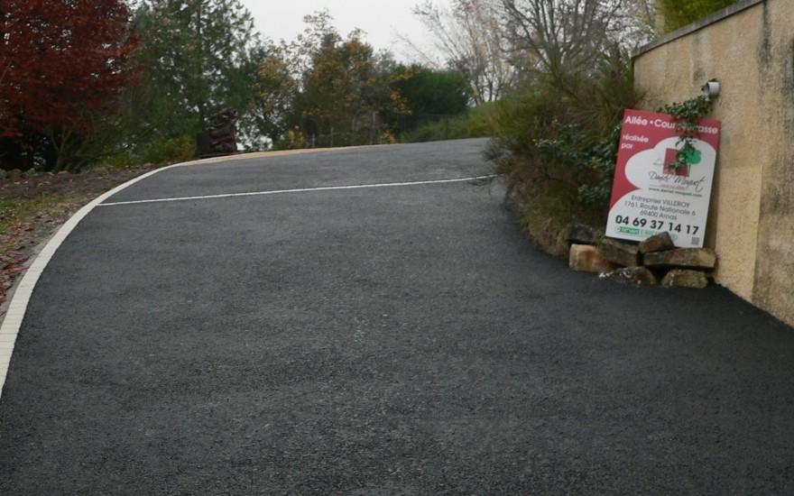 découvrez comment réparer une allée cassée en quelques étapes simples. notre guide vous propose des conseils pratiques et des solutions efficaces pour restaurer l'intégrité et l'esthétique de votre allée, que ce soit en béton, en pavés ou en gravier.