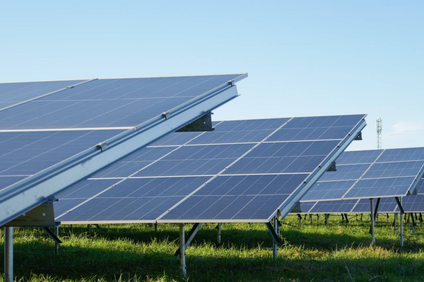 découvrez comment la technologie photovoltaïque s'allie à des solutions innovantes pour optimiser la production d'énergie renouvelable et réduire votre empreinte carbone. explorez les avantages écologiques et économiques de l'alliance photovoltaïque.