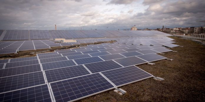découvrez des solutions alternatives solaires innovantes pour réduire votre empreinte carbone et profiter d'une énergie renouvelable et durable. explorez les options qui s'offrent à vous et transformez votre consommation énergétique dès aujourd'hui.