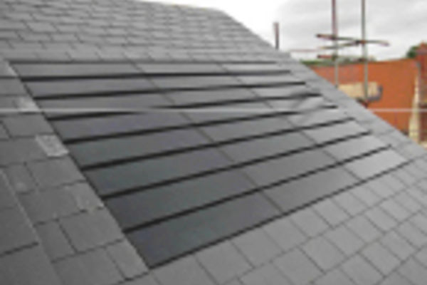 découvrez l'ardoise solaire, une solution innovante et écologique pour produire de l'énergie renouvelable tout en préservant l'esthétique de votre toiture. alliant durabilité et performance, elle transforme la lumière du soleil en électricité, réduisant ainsi vos factures d'énergie et votre empreinte carbone.