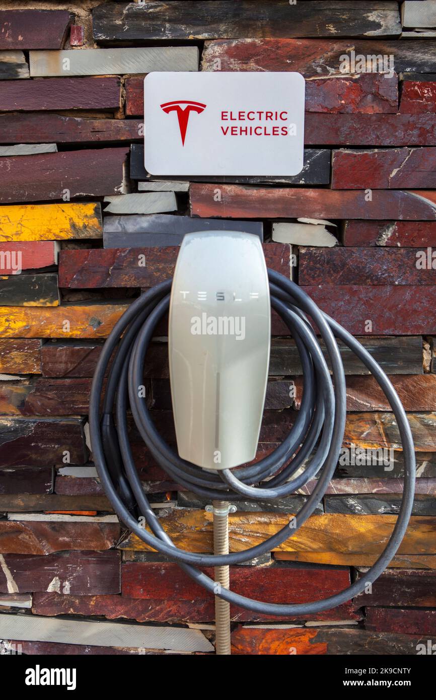 découvrez l'ardoise tesla, une solution innovante alliant design moderne et fonctionnalité. idéale pour les passionnés de technologie et de décoration intérieure, cette ardoise s'intègre parfaitement dans tout espace. explorez les avantages et les caractéristiques uniques de ce produit incontournable.