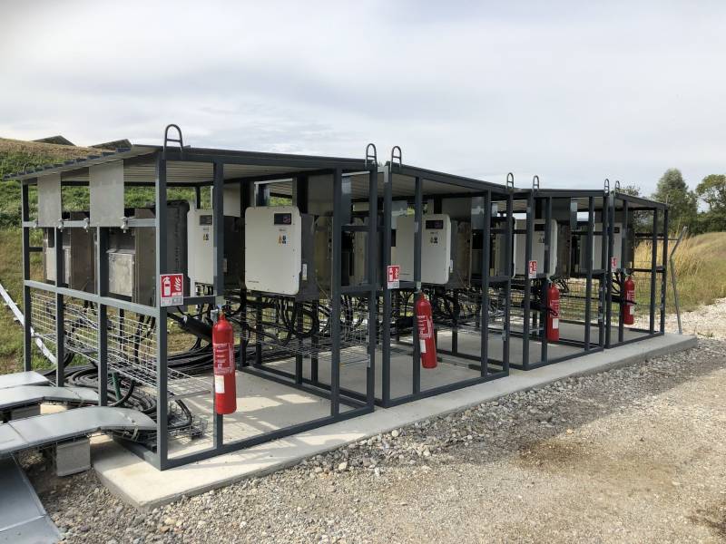 découvrez notre armoire photovoltaïque, idéale pour optimiser la gestion de votre système solaire. conçue pour résister aux intempéries, elle assure la sécurité et la durabilité de vos équipements. profitez d'une solution efficace et élégante pour maximiser votre production d'énergie renouvelable.