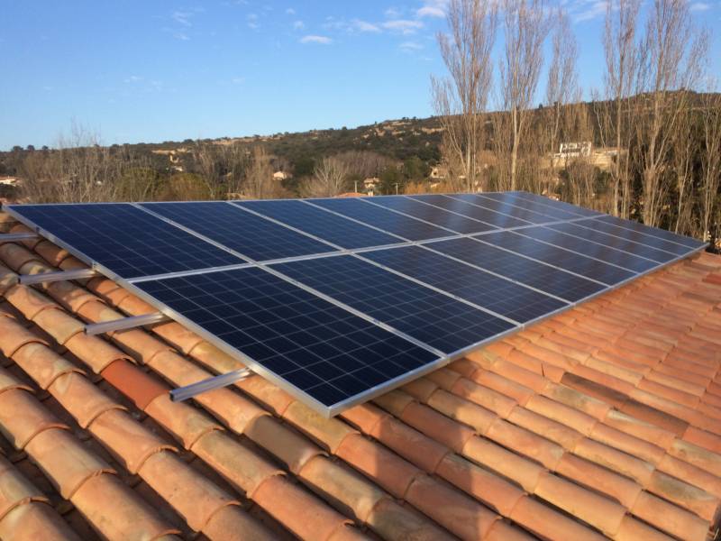 découvrez votre artisan rge spécialisé en photovoltaïque, qualifié pour vous accompagner dans l'installation de panneaux solaires performants et innovants. profitez d'une énergie renouvelable et réduisez vos factures d'électricité tout en bénéficiant d'aides financières. contactez-nous dès aujourd'hui pour un devis personnalisé.