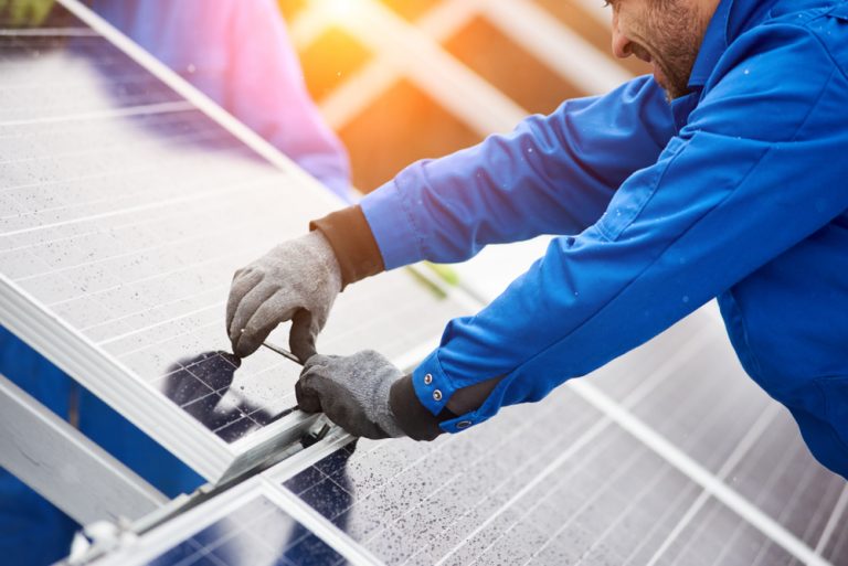protégez votre investissement avec une assurance dédiée aux panneaux solaires. découvrez nos solutions adaptées pour garantir la performance et la sécurité de votre installation solaire tout en préservant votre tranquillité d'esprit.