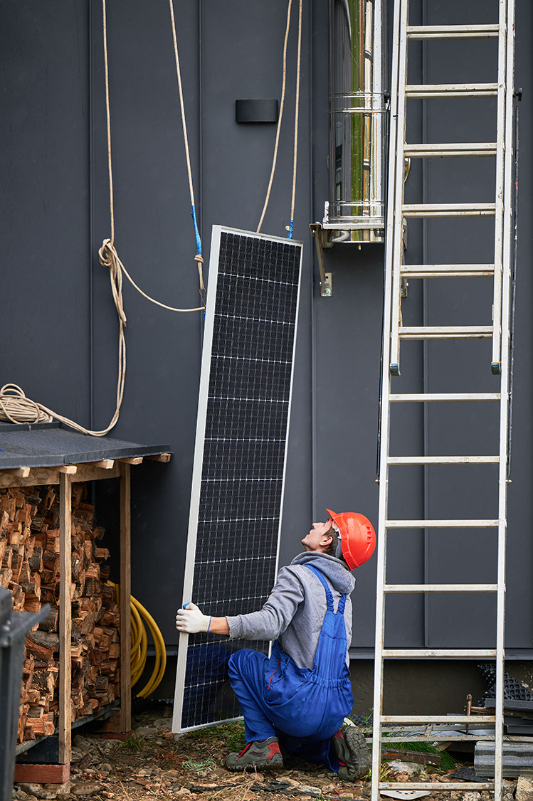 découvrez comment l'assurance photovoltaïque protège votre investissement solaire contre les dommages, vols et autres risques, tout en garantissant votre tranquillité d'esprit et en maximisant les bénéfices de votre installation.
