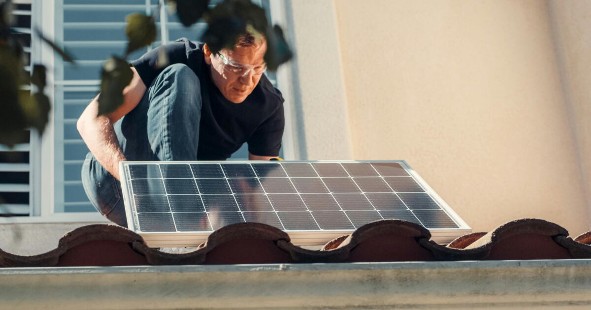 découvrez tout ce qu'il faut savoir sur les autorisations nécessaires pour l'installation de panneaux solaires. informez-vous sur les démarches administratives, les réglementations en vigueur et les conseils pratiques pour mener à bien votre projet d'énergie renouvelable.