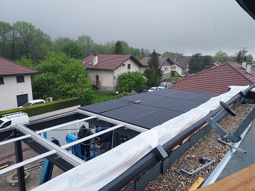découvrez l'innovation durable avec notre auvent photovoltaïque, une solution esthétique et fonctionnelle qui produit de l'énergie solaire tout en protégeant votre espace extérieur. idéal pour les terrasses, parkings ou jardins, cet auvent allie écologie et design moderne.