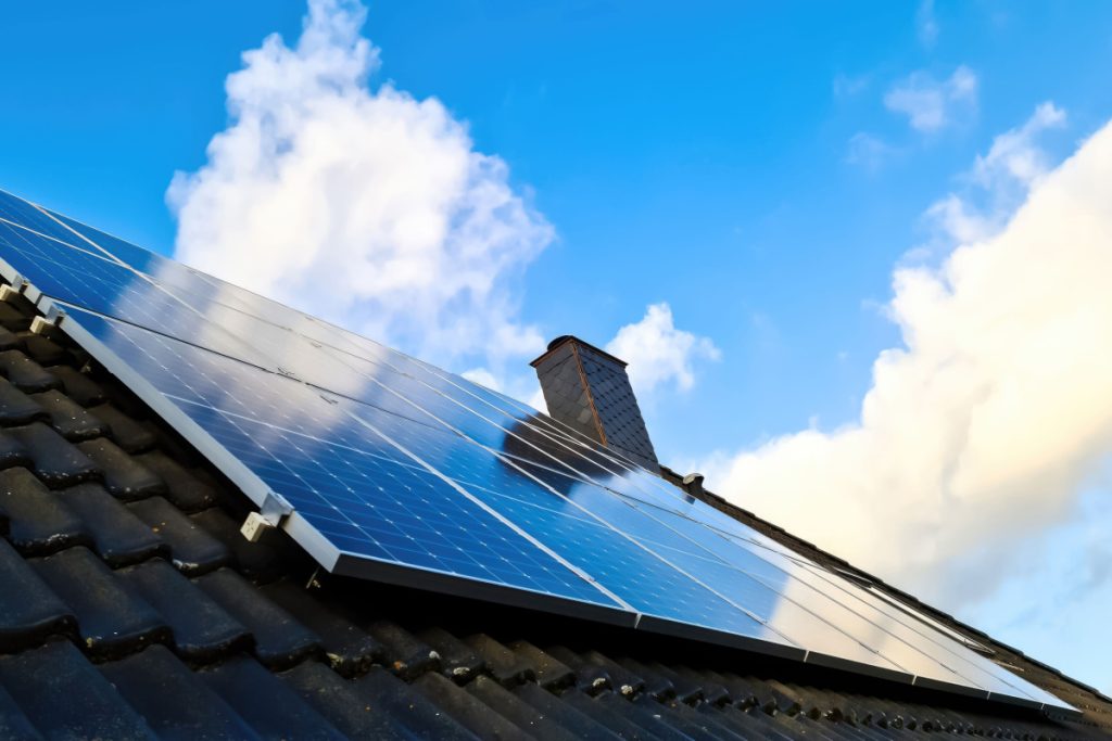 découvrez les avantages du forum photovoltaïque : échangez des idées, partagez des expériences et trouvez des solutions innovantes pour maximiser l'efficacité de vos installations solaires. rejoignez une communauté passionnée dédiée à l'énergie renouvelable et à l'optimisation de l'énergie solaire.