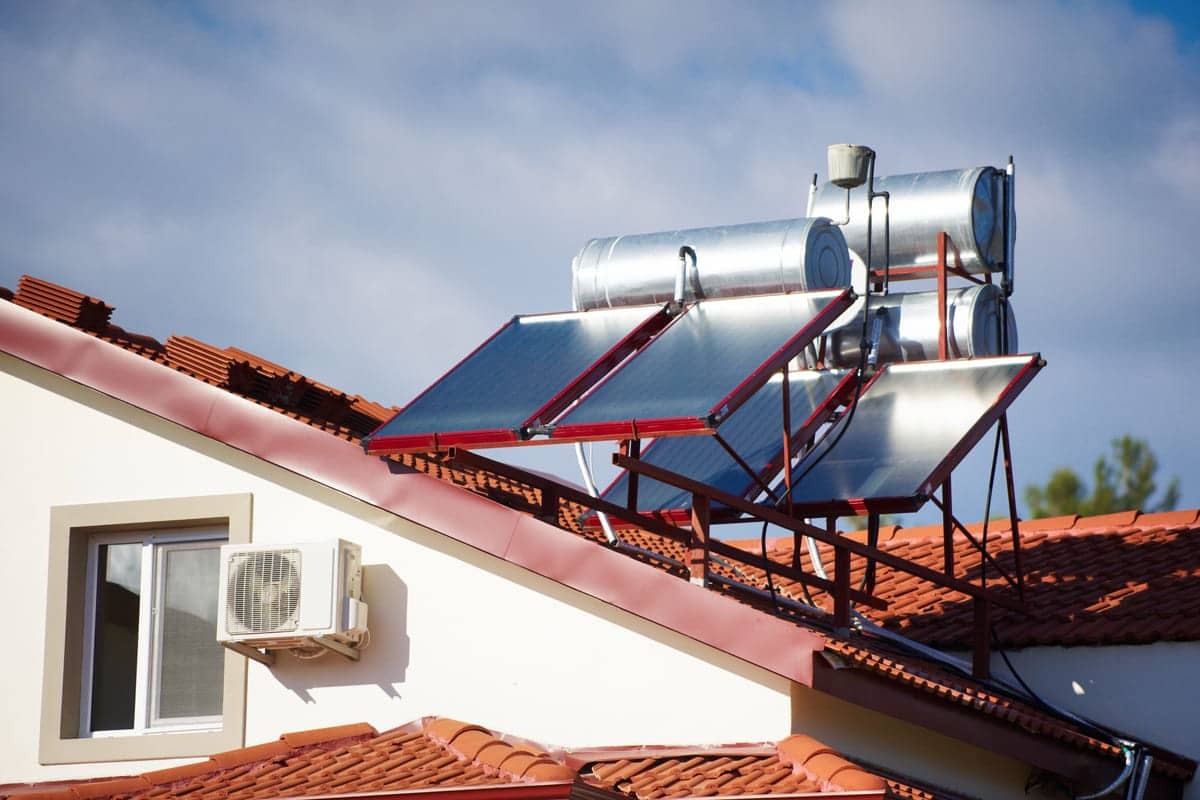 découvrez les avantages et inconvénients de l'énergie solaire thermique. apprenez comment cette technologie durable peut réduire vos factures d'énergie tout en pesant les défis et les limitations à prendre en compte pour une utilisation optimale.