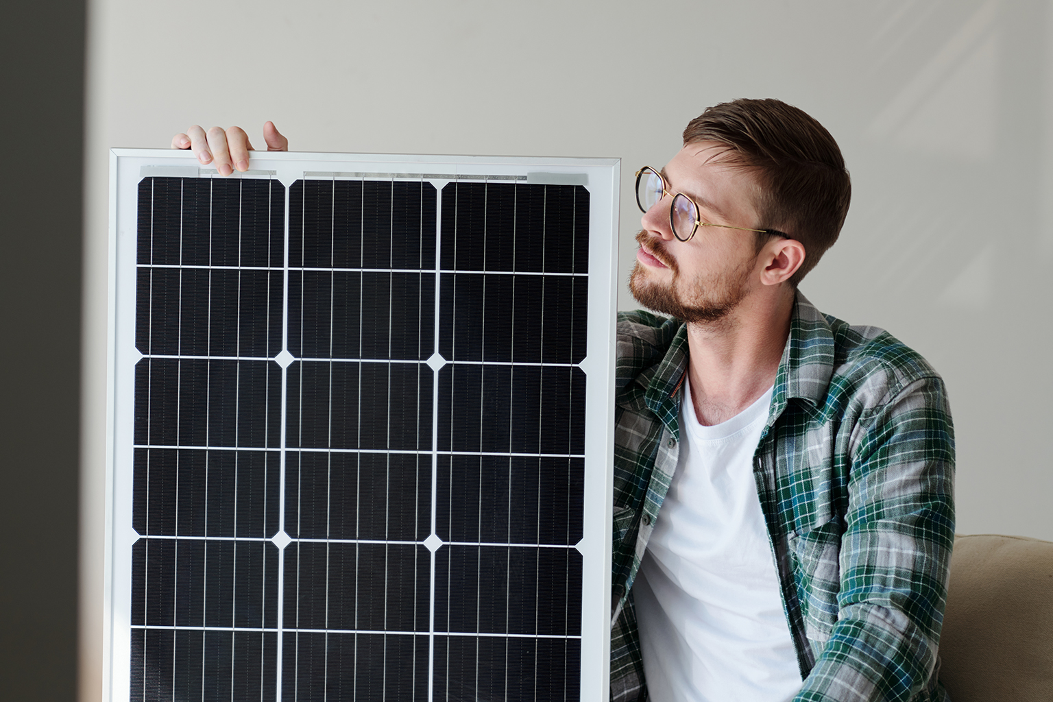 découvrez les avantages et inconvénients des panneaux photovoltaïques. cette analyse vous aidera à comprendre les bénéfices économiques et écologiques de l'énergie solaire, ainsi que les défis liés à l'installation et à l'entretien de ces systèmes. informez-vous pour prendre une décision éclairée sur l'énergie renouvelable.