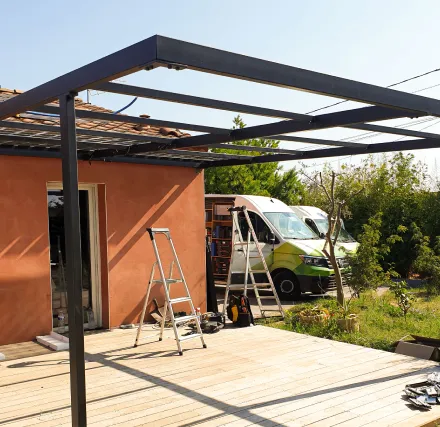 découvrez les nombreux avantages de la pergola photovoltaïque : optimisation de l'espace extérieur, production d'énergie renouvelable, réduction des factures d'électricité et valorisation de votre propriété. transformez votre jardin en un havre de paix tout en contribuant à la transition énergétique.