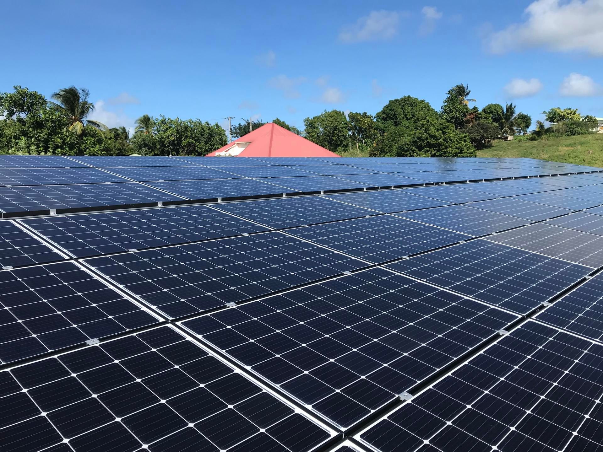 découvrez l'avenir de l'énergie solaire, une solution durable et innovante pour un monde plus vert. apprenez comment les avancées technologiques transforment cette source d'énergie renouvelable et contribuent à la transition énergétique.