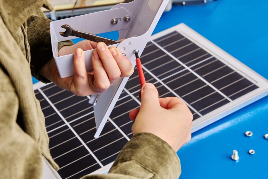 découvrez notre avis sur l'autoconsommation photovoltaïque : avantages, inconvénients et retours d'expérience pour vous aider à faire le bon choix et optimiser votre consommation d'énergie solaire.