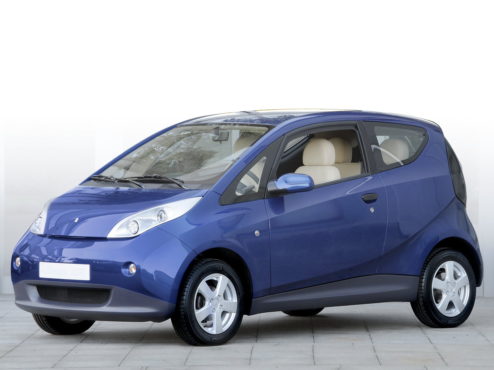 découvrez les avis sur bluecar, l'alternative électrique pour vos déplacements urbains. lisez les retours d'expérience des utilisateurs et trouvez des informations précieuses sur la performance, le confort et l'impact environnemental de cette voiture innovante.