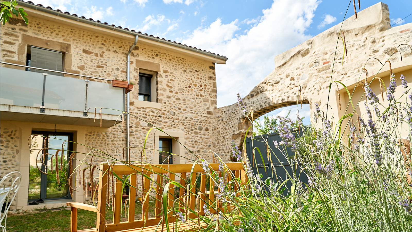 découvrez les avis sur l'éco-rénovation pour améliorer votre habitation tout en respectant l'environnement. informez-vous sur les meilleures pratiques, les matériaux écologiques et les retours d'expérience de ceux qui se sont engagés dans cette démarche durable.