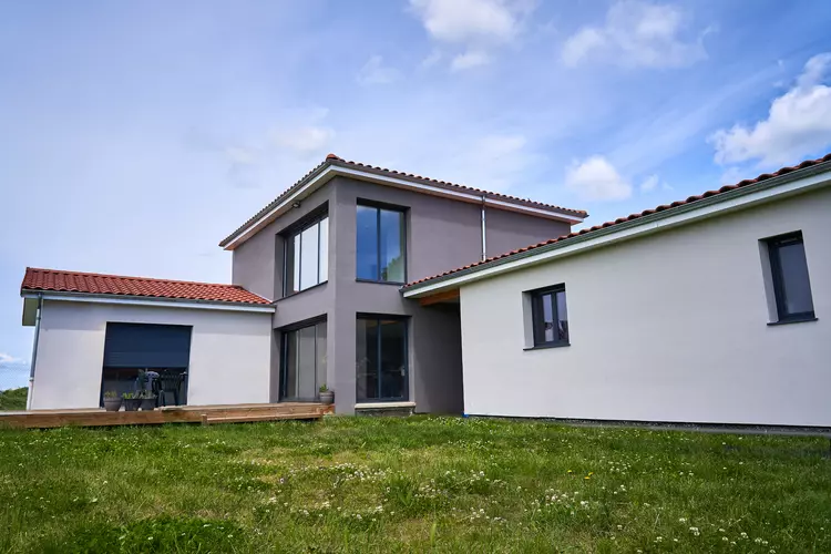 découvrez notre avis sur les maisons passives : une solution écologique et économique pour un habitat durable. explorez les avantages, les inconvénients et les caractéristiques de ces constructions innovantes.