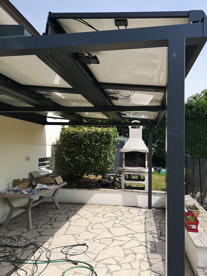 découvrez notre avis complet sur les pergolas photovoltaïques : avantages, inconvénients, modèles recommandés, et conseils d'experts pour choisir la solution idéale pour votre espace extérieur et réaliser des économies d'énergie.