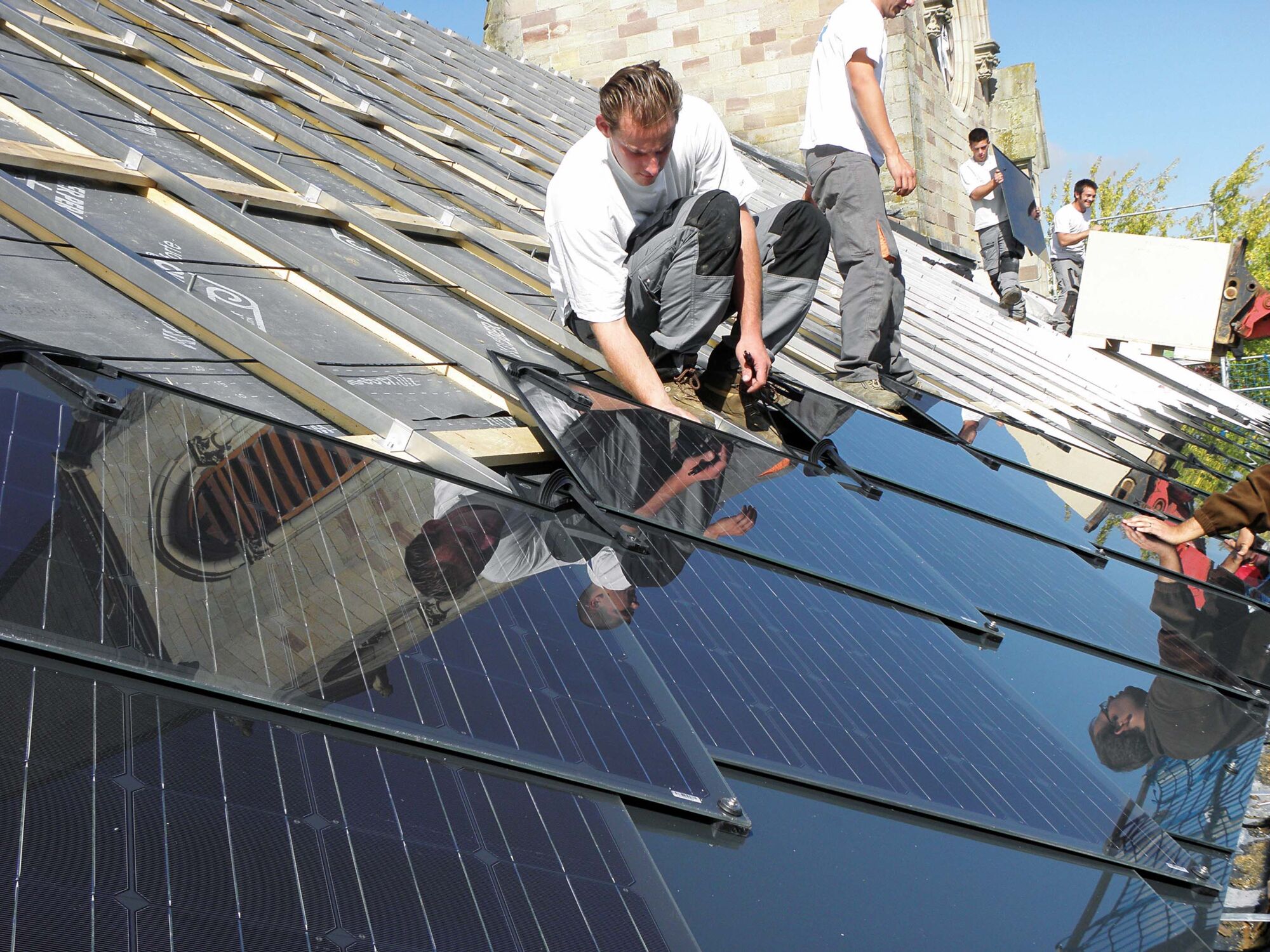 découvrez les avis sur les tuiles photovoltaïques : performance, installation et durabilité. informez-vous sur les avantages et inconvénients pour choisir la solution solaire adaptée à vos besoins.